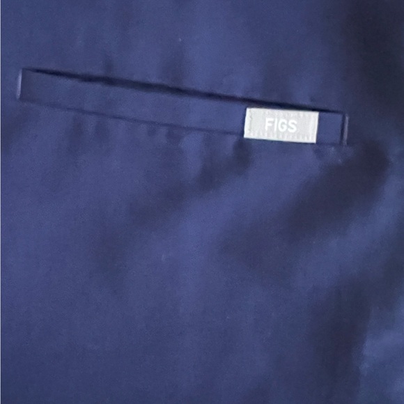 Figs Deep Blue Technical Collection scrub Top - Picture 4 of 5